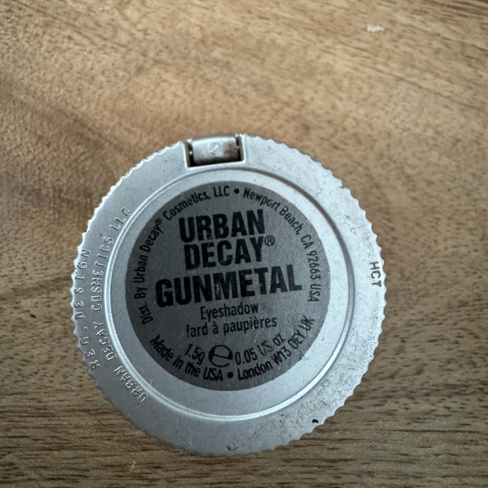 Urban Decay Gunmetal Eyeshadow - Picture 3 of 4